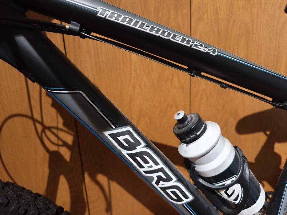 Bicicleta BERG Trailrock 2.4 LTD com rolo fixo