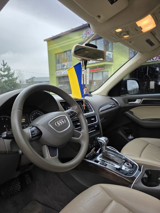 Автомобіль Audi Q5 (тл.0957750053)