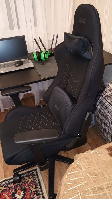 Игровое кресло ,в отличном состоянии