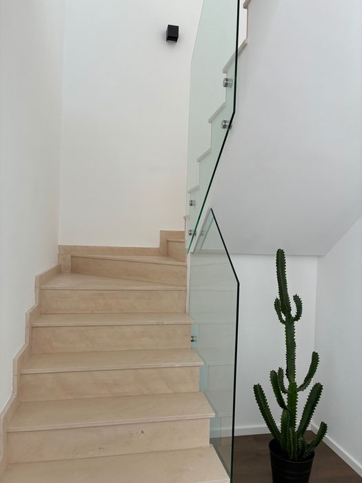 Moradia T3+1 nova, com piscina em Samora Correia