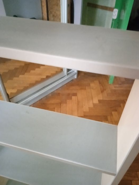 Універсальна поличка