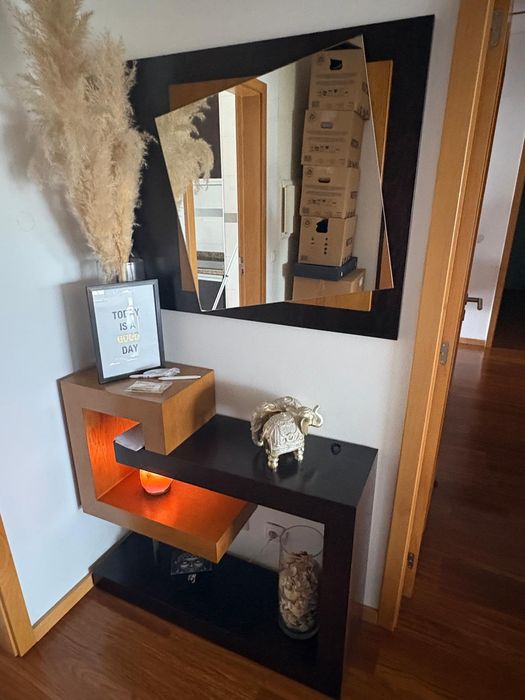 Móvel de entrada com espelho