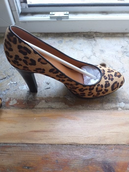 Sapatos de pêlo padrão leopardo GEOX