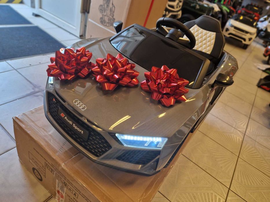 Szare autko AUDI r8 na akumulator samochód dla dziecka