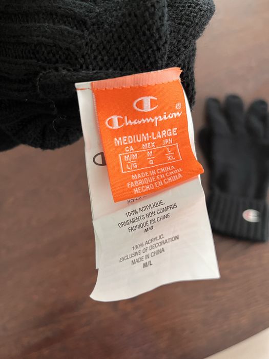 Нові рукавиці Champion