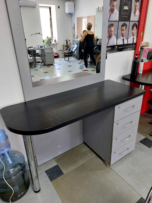 Продається обладнання для перукарні