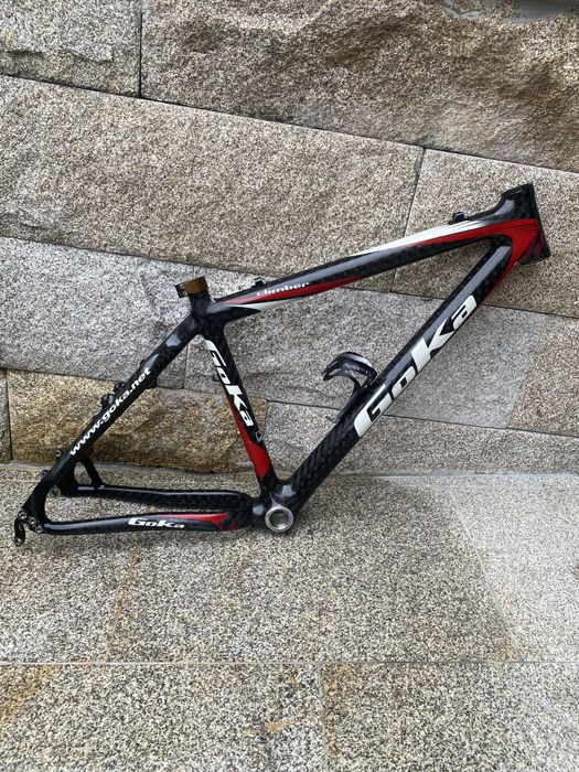 Quadro carbono Goka para aro 26