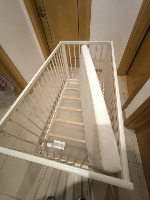 Berço e colchão !