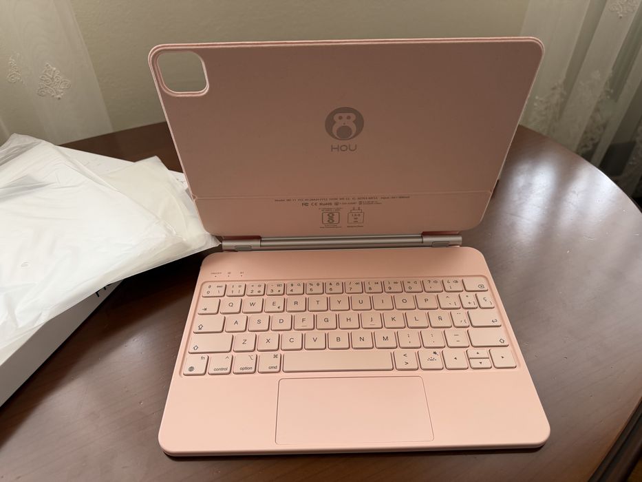 Чохол з клавіатурою для iPad