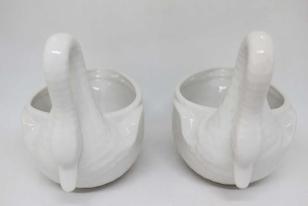 Par Floreiras Cachepot Cisne Porcelana Moldada Vista Alegre 1971 17 cm