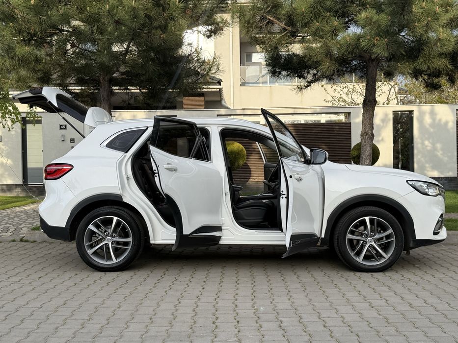 MG HS 2021г 1.5 бензин автомат