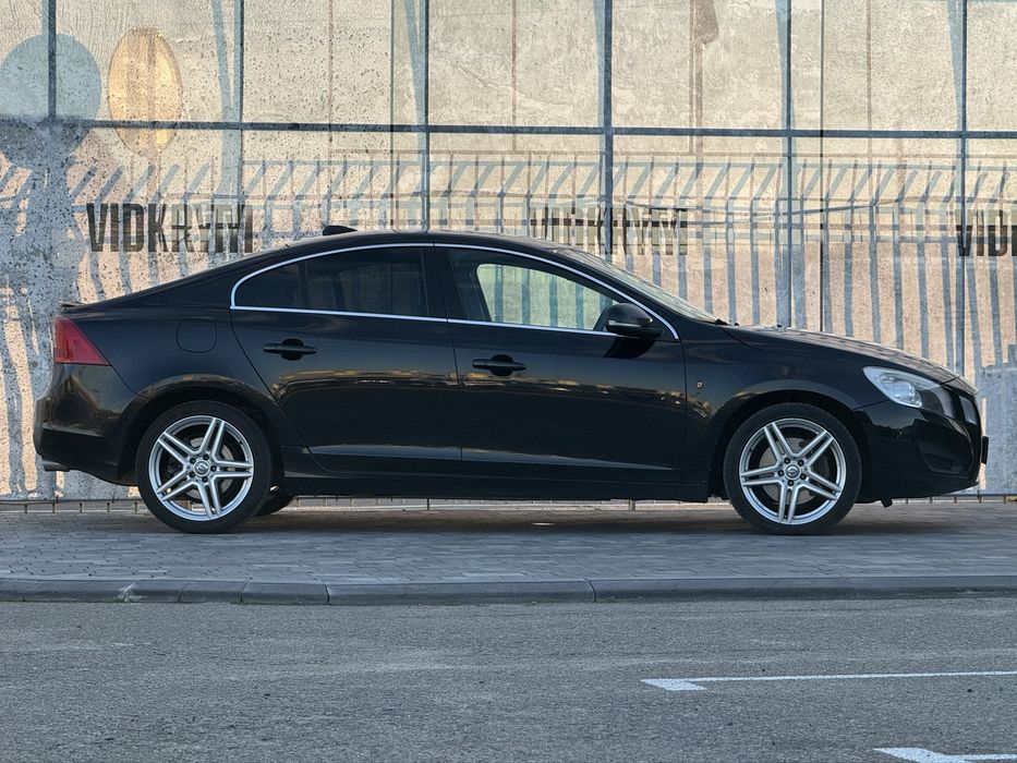 Volvo S60, 2011 року, 3.0 бензин, автомат, повний привід