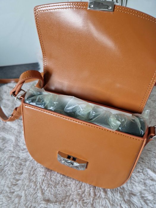 Nowa torebka listonoszka marki Benetton