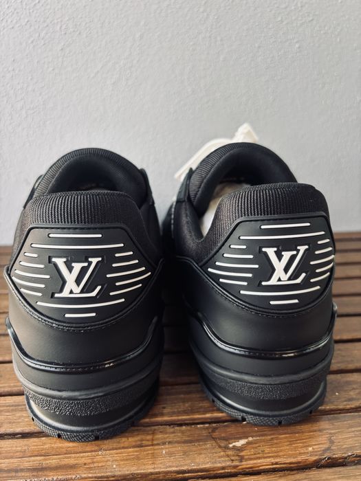 Lv Trainer All Black
