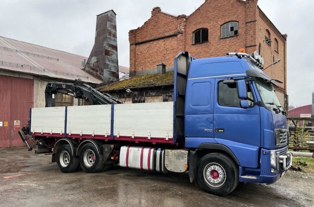 Volvo FH16 700 + HDS HIAB XS