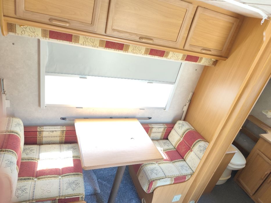 Caravana Avondale Rialto 550-4 | 4 Lugares | Casa de Banho | Matrícula Inglesa