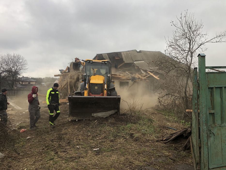 Демонтажні роботи, думонтаж будинку будівлі приміщення бетону