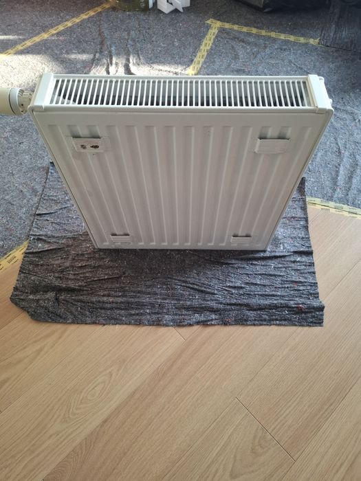 Grzejnik 600×600 dolne zasilanie 3szt
