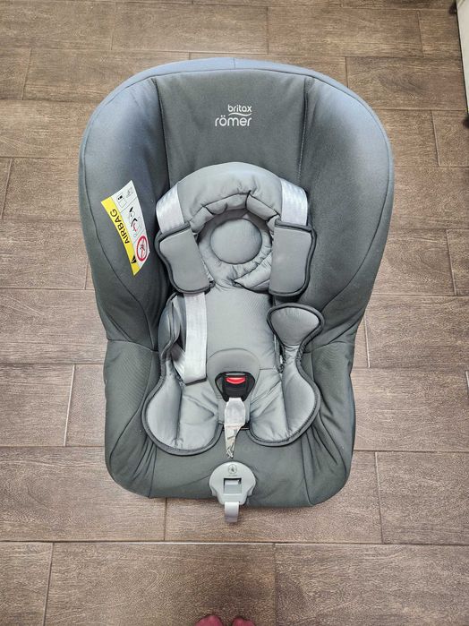 uppababy 2017 cruz stroller V3 Condition Description_Item is in very good condition with minor signs of wear. Mild peeling at base corner Style/Color:Pearl / Chart. Maxi-Cosi CabrioFix (Frequency Pink) while a one
