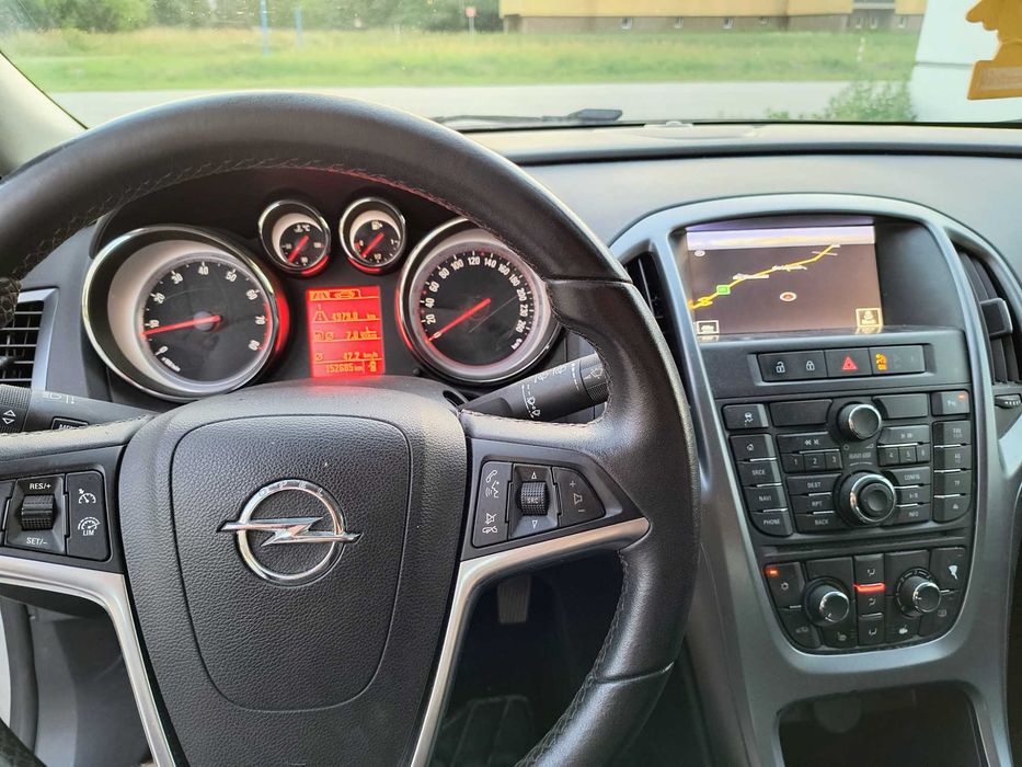 opel astra 2014r 1.4 TURBO 140KM NAVI 152tyś km ŁADNE AUTO