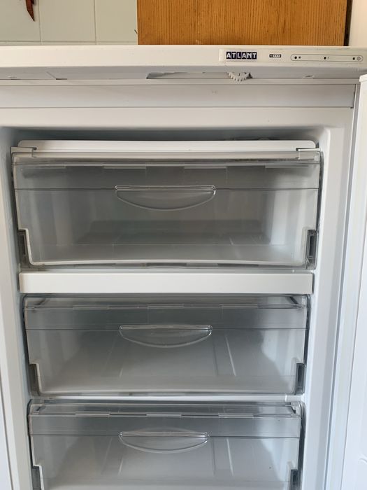 Продам морозильну камеру Атлант