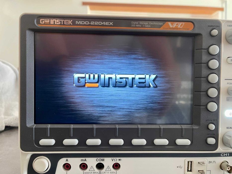 Osciloscópio digital GW Instek MDO-2204EX - 4 Ch/200 MHz DSO