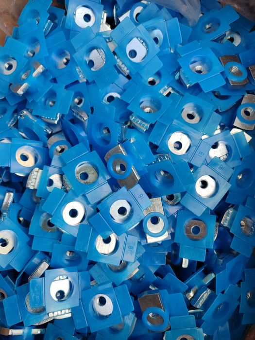 Комплекти кріплення /прижими для сонячних панелей крайні /міжпанельні.