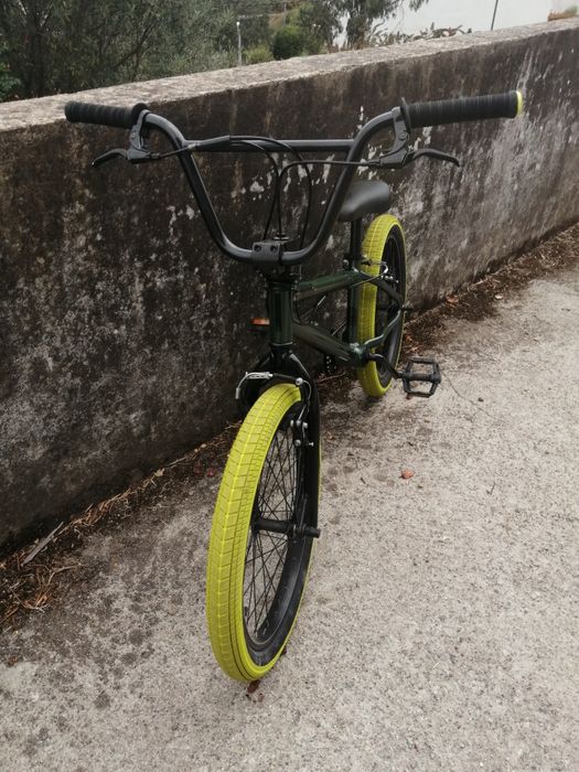 Bicicleta BMX B'TWIN WIPE 500