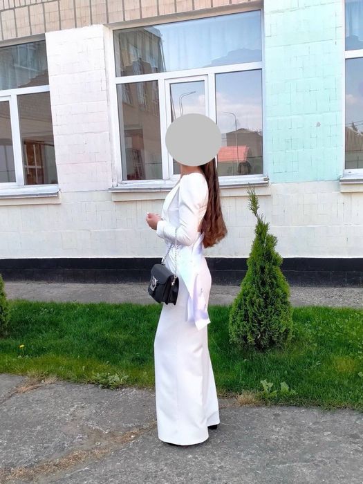 Продам діловий костюм