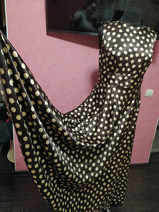 Платье вечернее,атласс