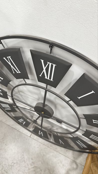 Zegar ścienny szary 70 cm