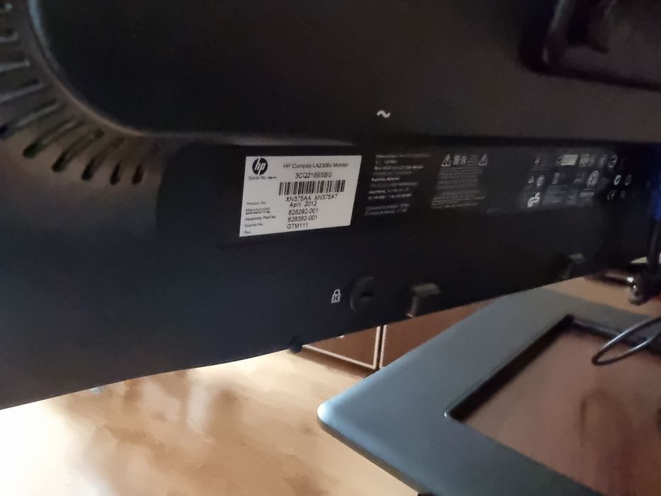 Podstawa z monitorami