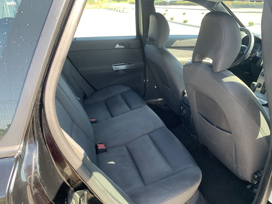 Volvo v50.