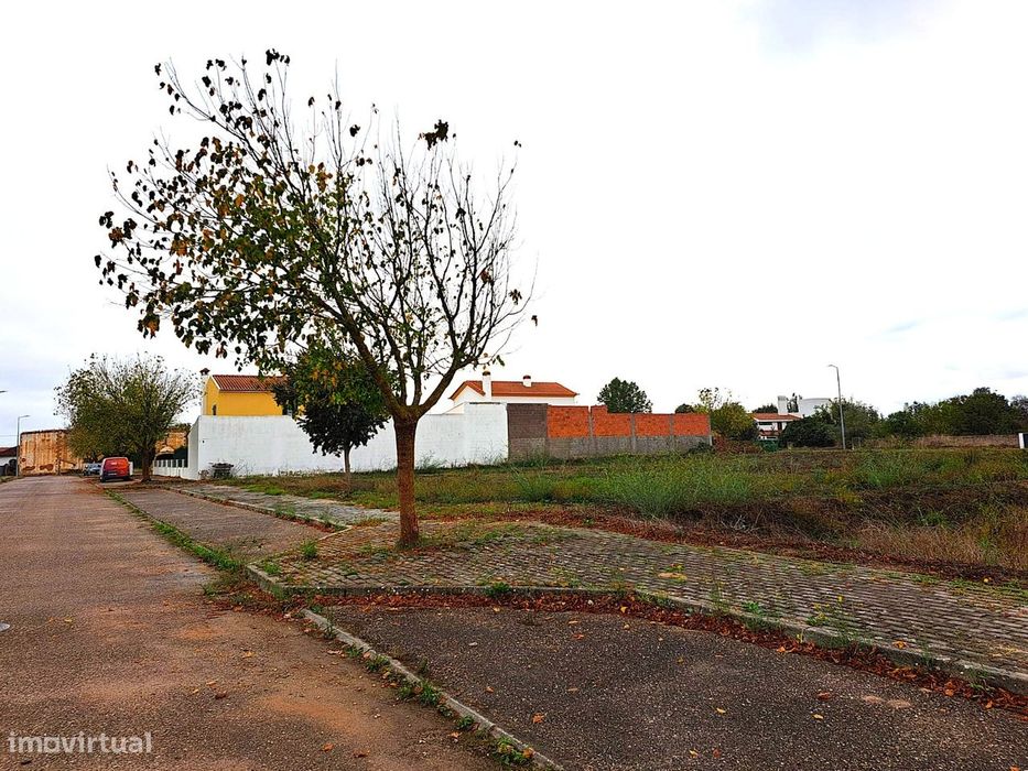 Lote Urbano - Moradia Geminada  C/346 m2
