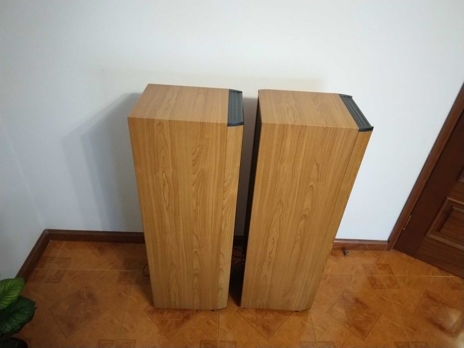 Par colunas Hi-Fi Jamo Classic 10
