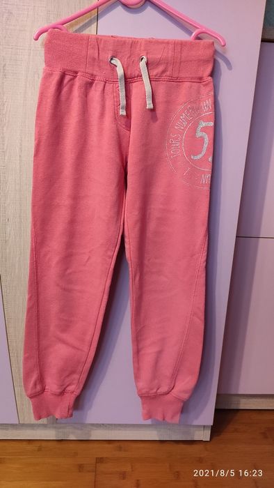 Paka Spodnie dziewczęce jeansy dresy 134