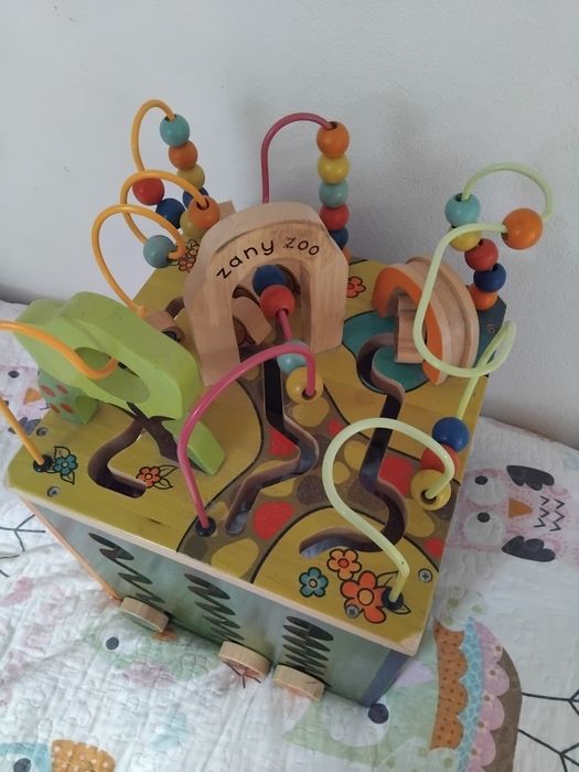 Cubo atividades madeira