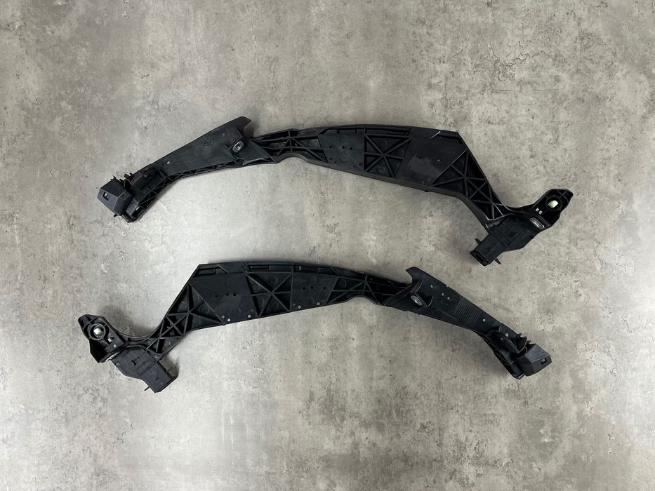 Кронштейн радіатора - Porsche Macan ( 95B ) 95B807889C / 95B807890C