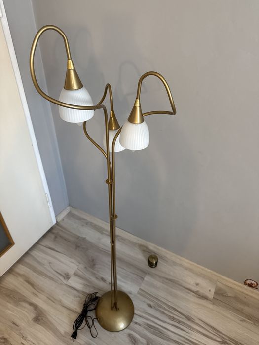 Lampa stojaca z 3 kloszami
