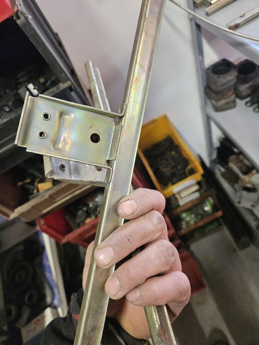 Uchwyty szyby fiat 126p prowadnice