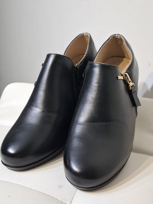 RS 37 półbuty czarne damskie nowe
