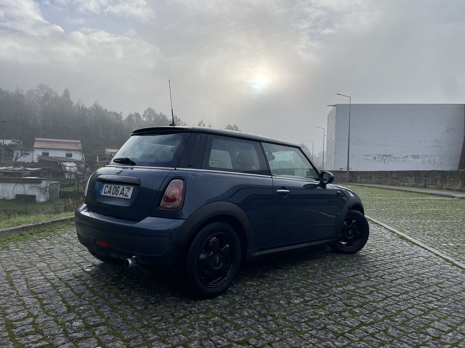 MINI Cooper 1.6458784679112878082
