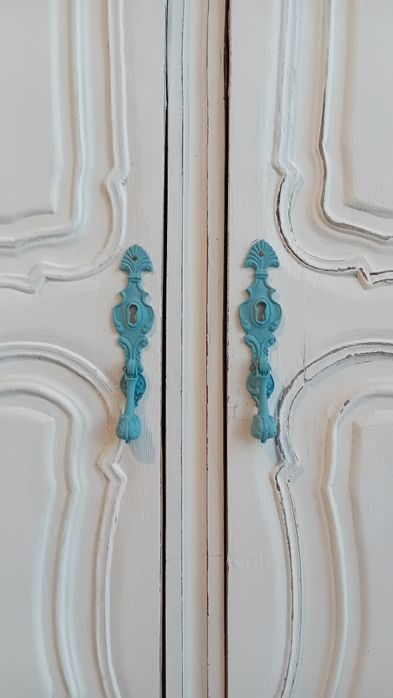 Roupeiro chalk paint antigo