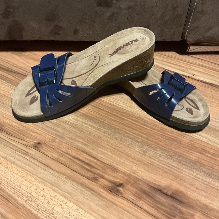 Granatowe klapki,koturn,klapki