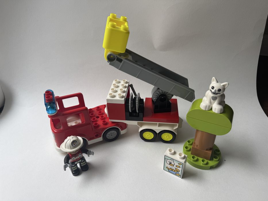 Конструктор LEGO DUPLO Пожежна машина (10969)