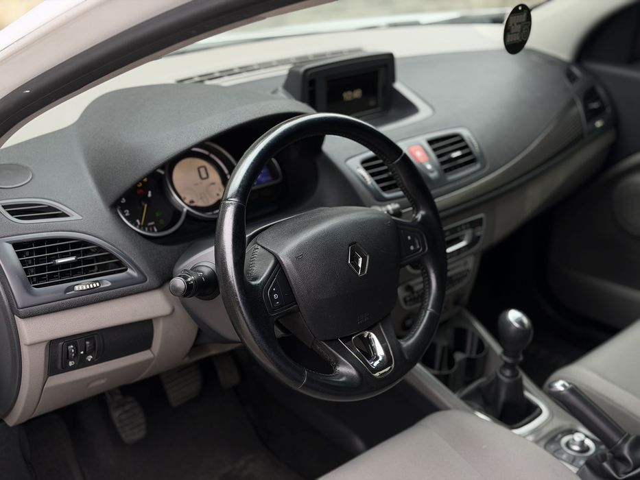 Renault Megane 2011 VIN VF1KZ1G0644512978 фото оголошення 8 з 18