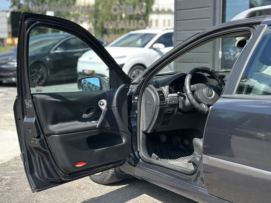 RENAULT LAGUNA 2005 року, 1.9 дизель, механіка, передній привід.