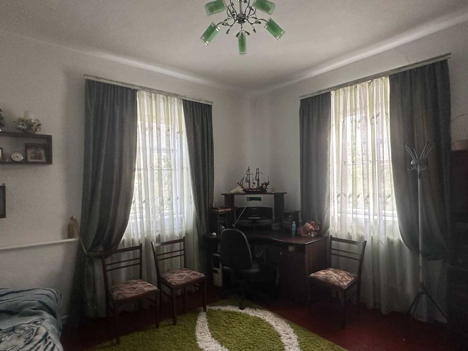 Продаж будинку в Сутисках