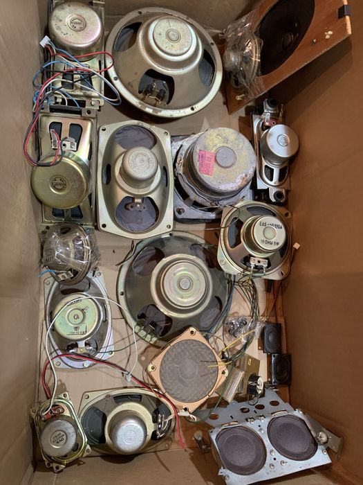 Динаміки різні, 1500 за все разом