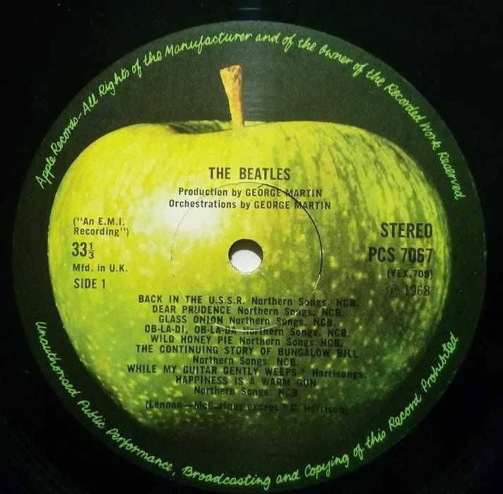 The Beatles 2lp UK, Big Poster +4 Photos Vinyl Nm